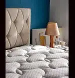 Baza de pat cu tablie si saltea Cashmere Homs 100×200 cm
