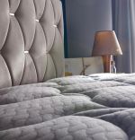 Baza de pat cu tablie si saltea Cashmere Homs 180×200 cm
