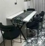 Set Masa Bucatarie cu 4 Scaune Leonida, alb si negru